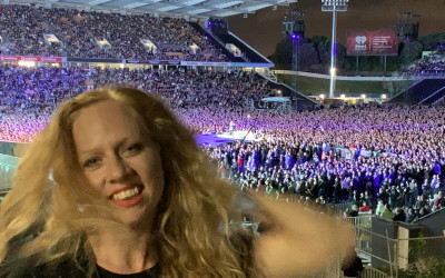 Heidi North crowd