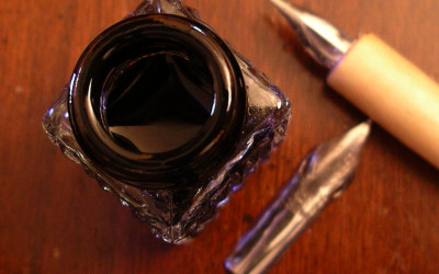ink pot and nibs 1487822
