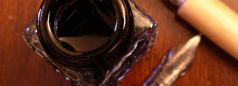 ink pot and nibs 1487822